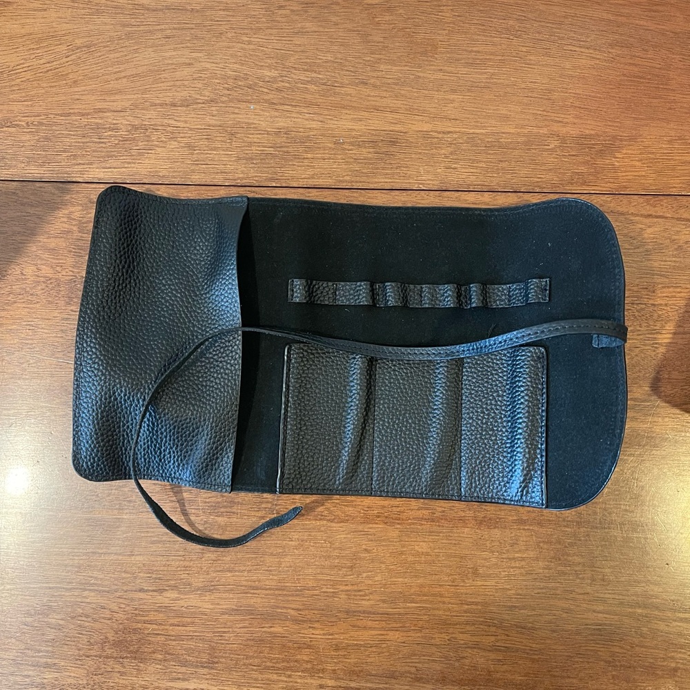 Pottery Barn -  Leather Travel Tech Accessory Cord Case Organizer NWT! - Picture 2 of 9